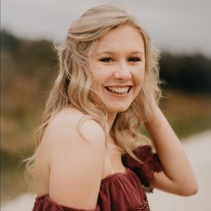 Meet your Posher, Nia